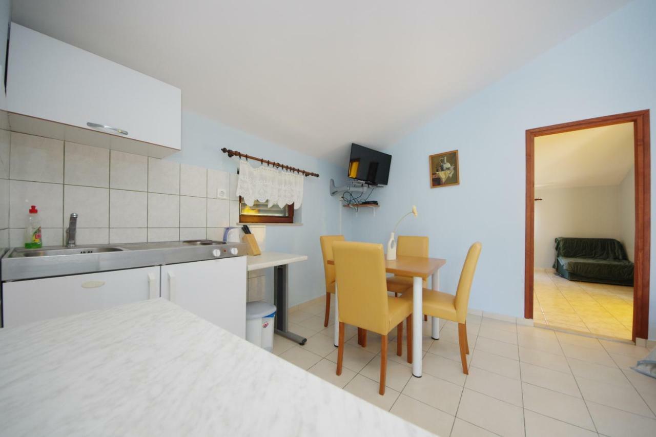 Apartments Eduard Vrsi Eksteriør bilde
