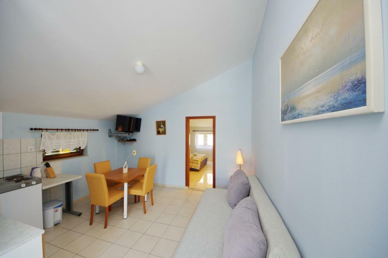 Apartments Eduard Vrsi Eksteriør bilde